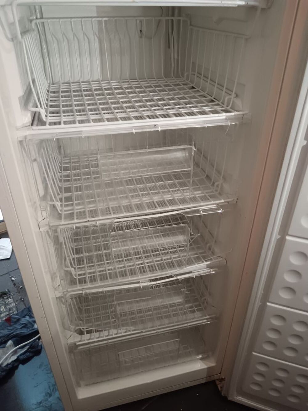 CONGELATEUR 150 L Electroménager