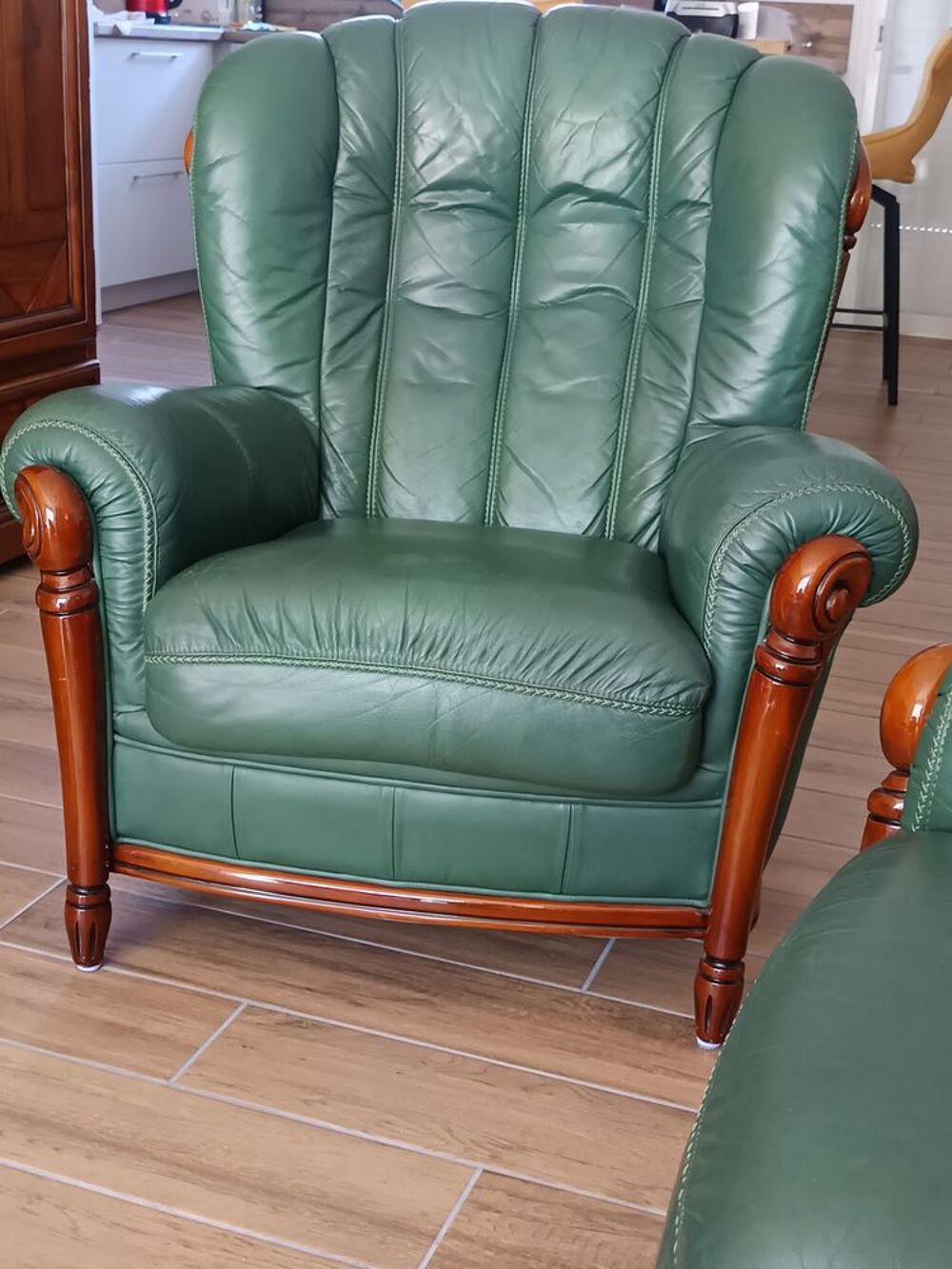 Salon cuir vert: canap&eacute; 3 places + 2 fauteuils Meubles