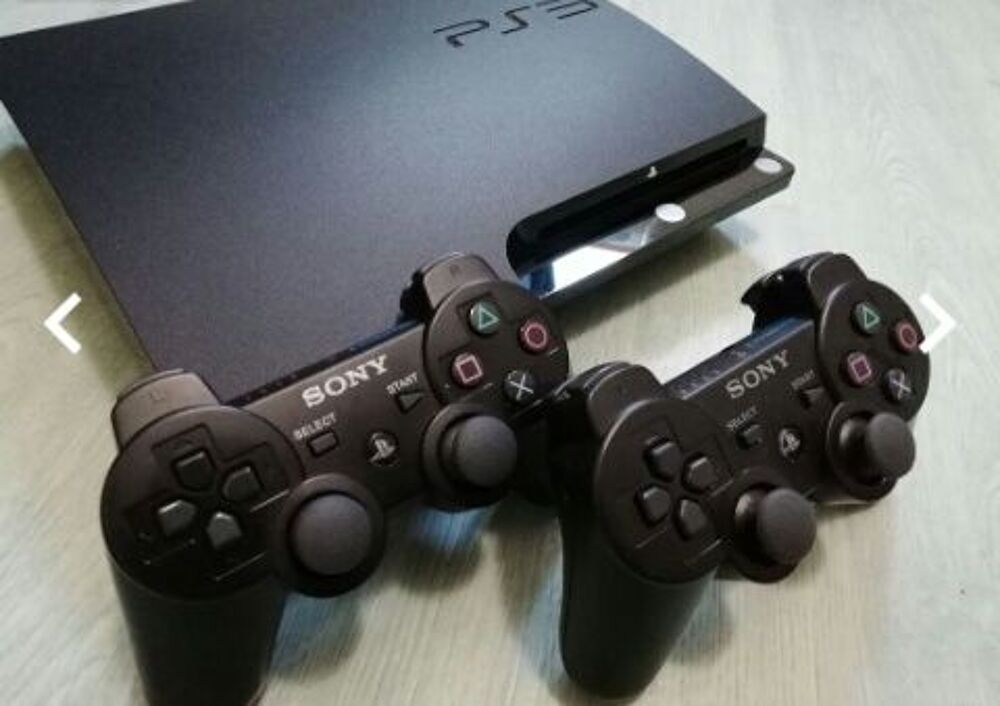 PS3 120 Go + 2 manettes Consoles et jeux vidéos