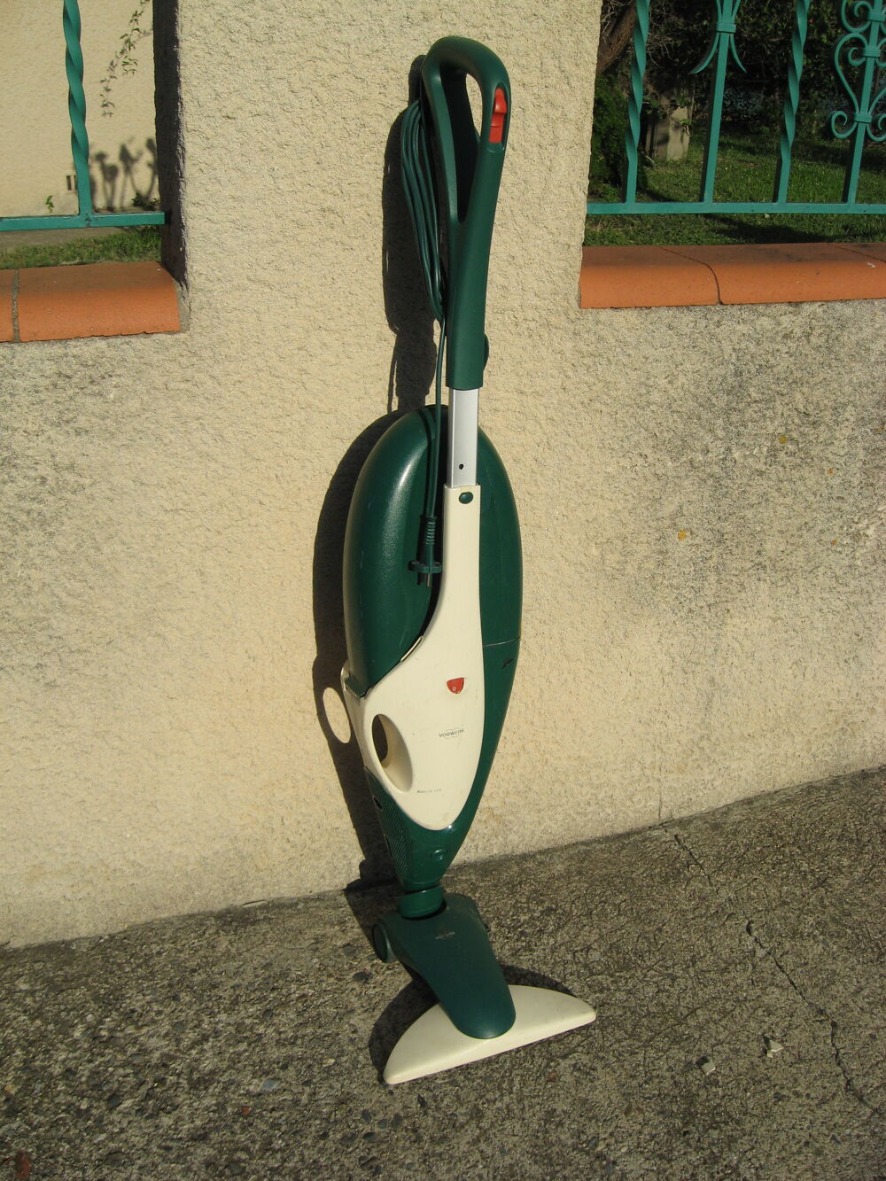 Gros lot : 7 radiateurs muraux, pompe de relevage, lavabo Bricolage