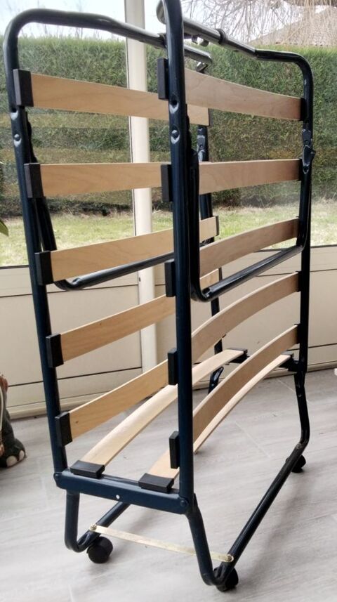 lit pliant 15 Saint-Martin-Belle-Roche (71)