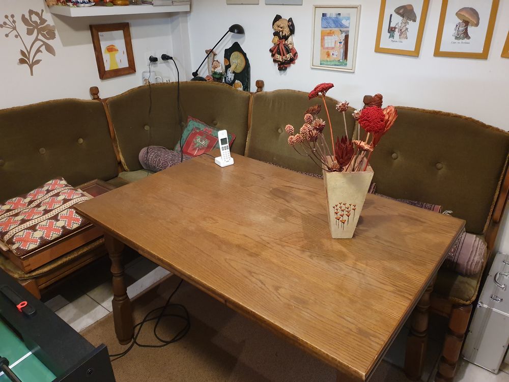 Banc de coin cuisine + table Meubles