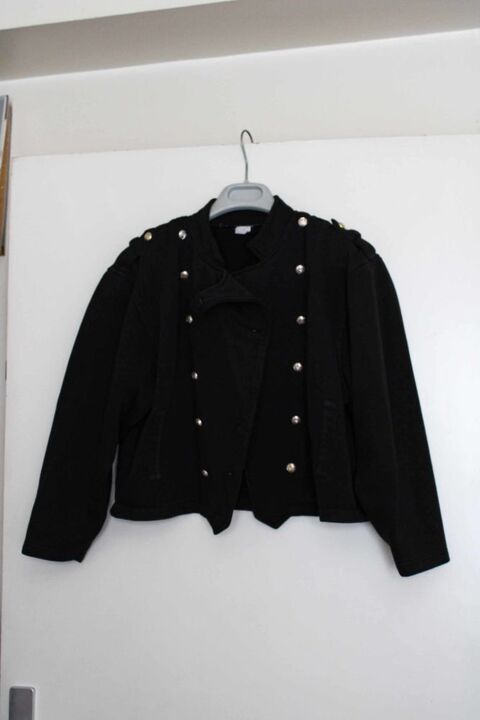 Veste molletonnée courte, manches longues, femme, T. 40 3 Bagnolet (93)