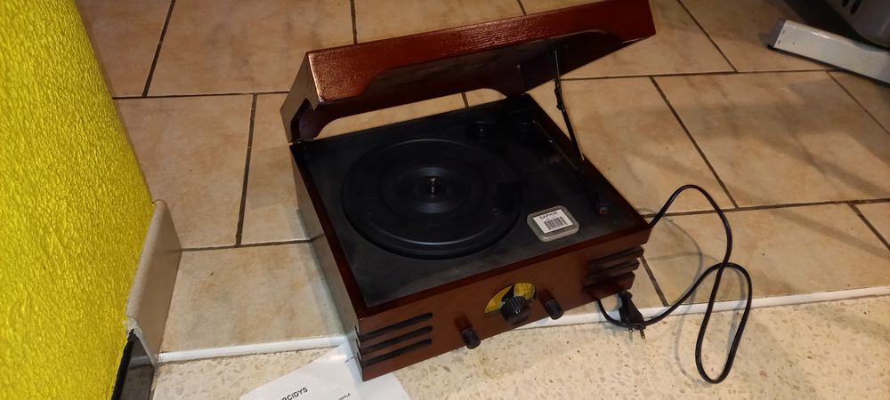 Tourne-disque VINTAGE + Hifi-radio FM/AM Audio et hifi