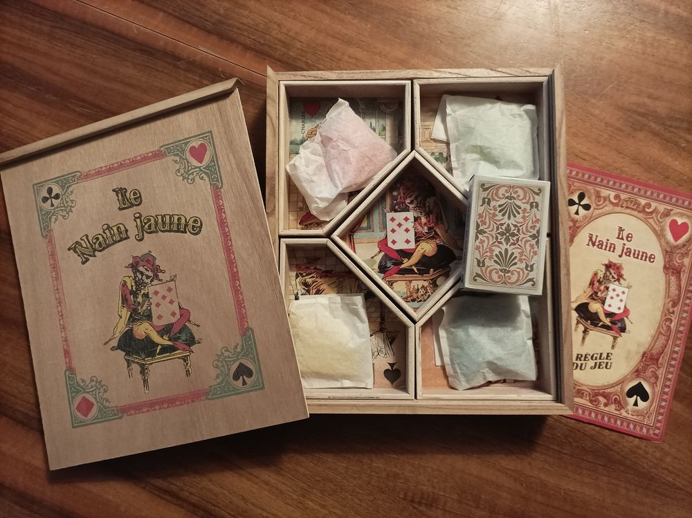 Jeu de soci&eacute;t&eacute; &quot; Le nain jaune &quot;. Jeux / jouets