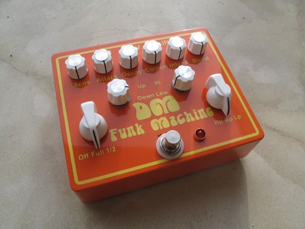 DM Funk Machine, enveloppe filter handmade et unique Instruments de musique