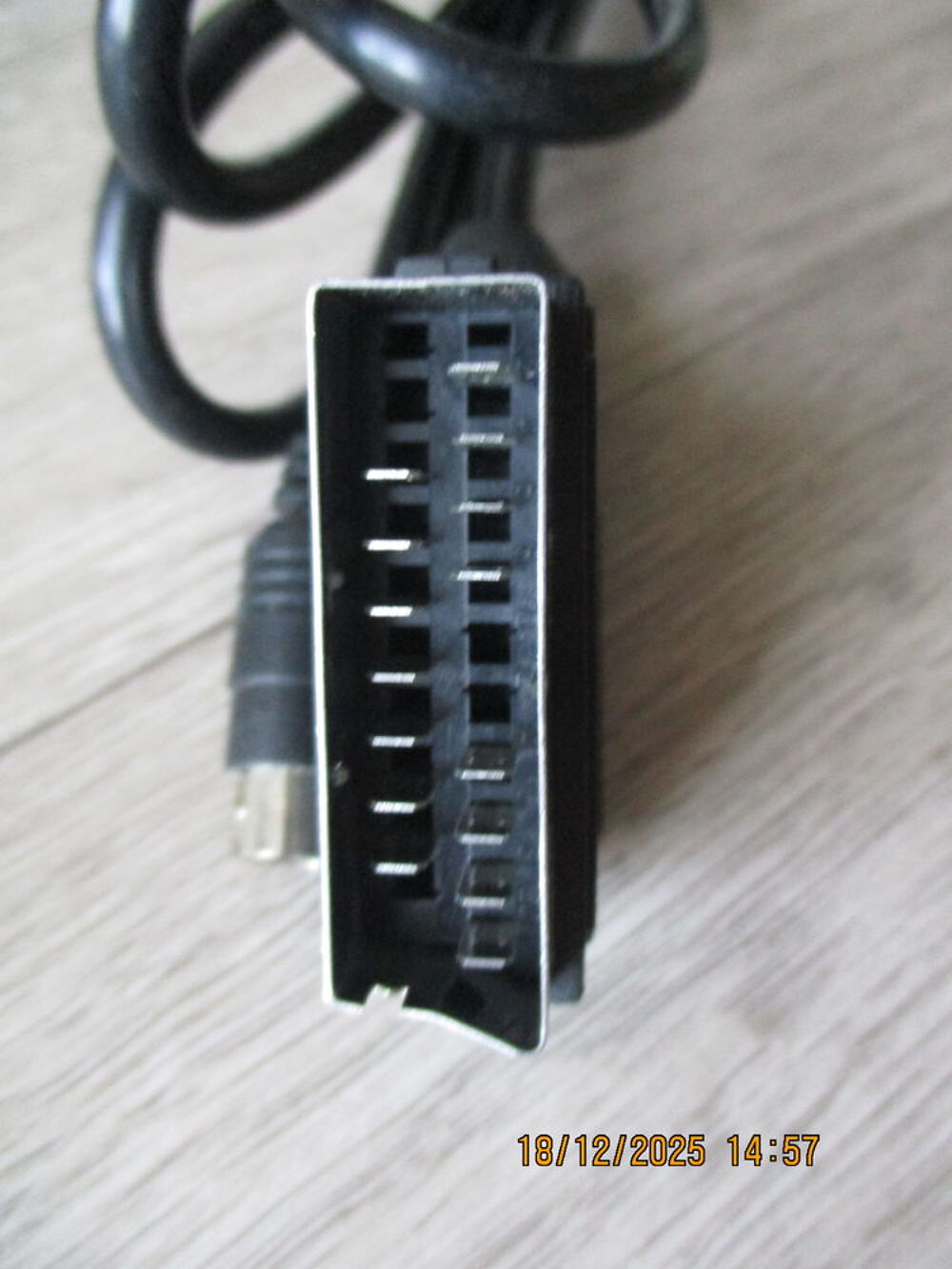 Cable p&eacute;ritel rgb Consoles et jeux vid�os