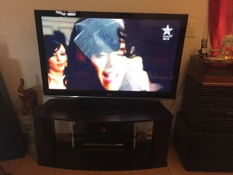 TV LG 127 cm + meuble 250 L'Aiguillon-sur-Mer (85)