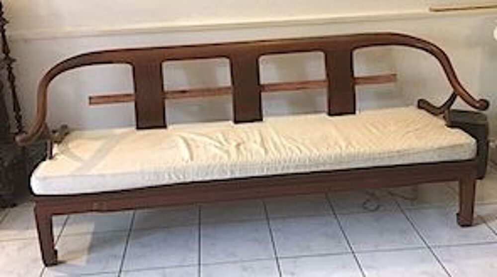 Tr&egrave;s belle banquette style ann&eacute;e 30 en acajou.
Meubles