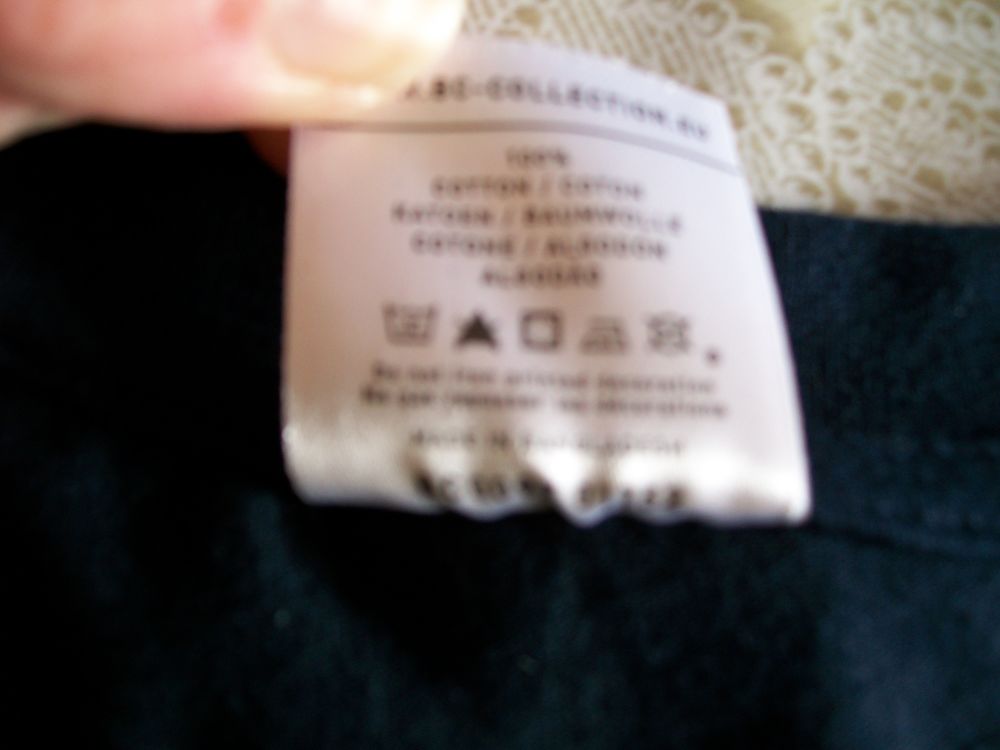  tee shirt bleu col rond
taille S Vêtements
