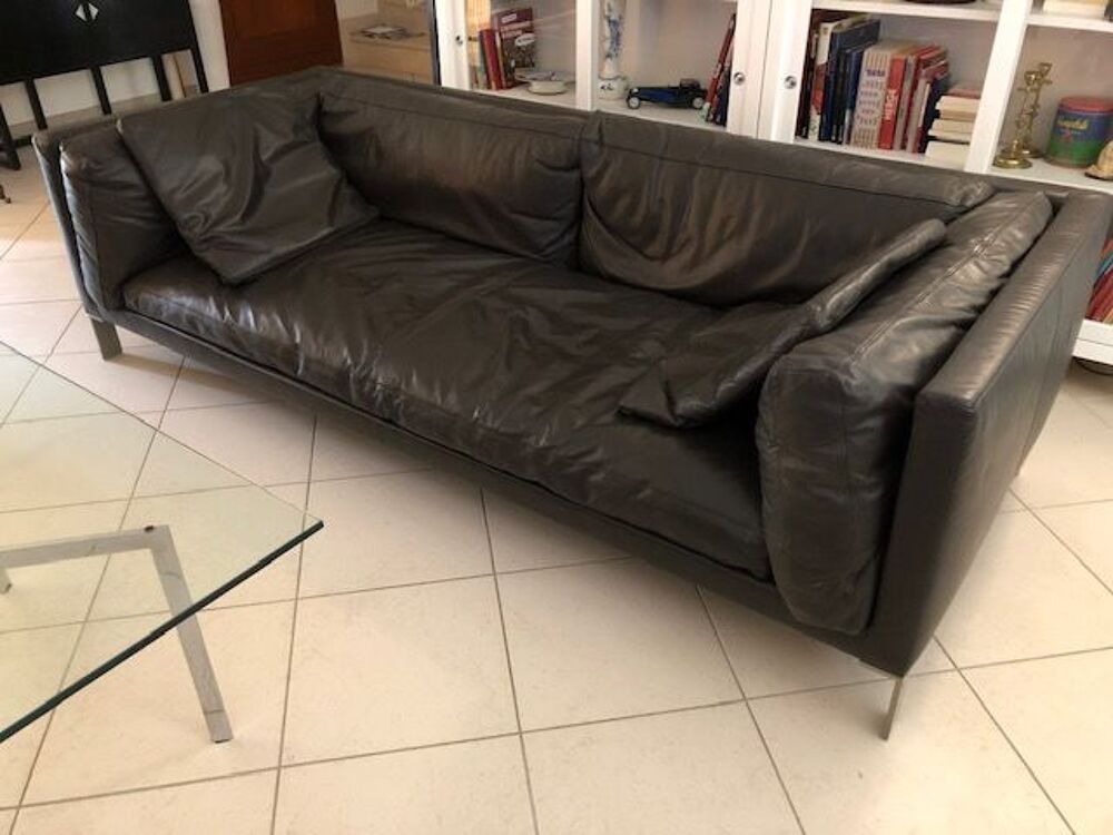 CANAP&Eacute; CUIR 3 PLACES BRUN FONC&Eacute; ET DEUX FAUTEUILS Meubles