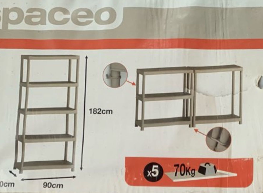 Jamais servie, ROBUSTE, ETAG&agrave;�RE en r&eacute;sine 70kg/ plateau Meubles