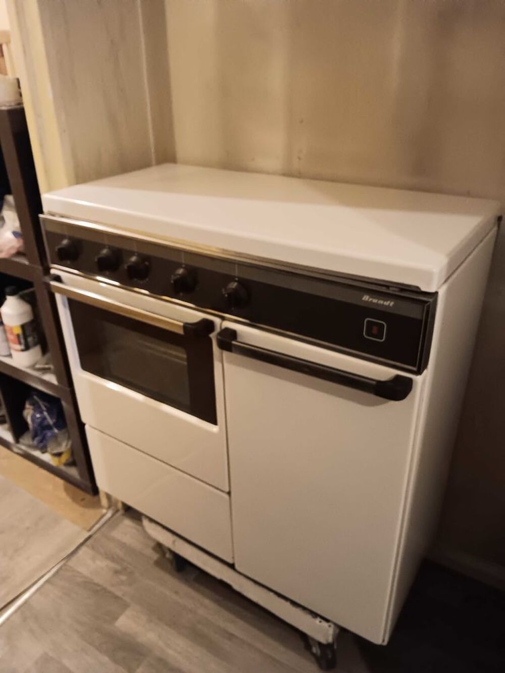 piano Gaziniere Brandt Equip&eacute;es Tout Gaz Bouteille Four Multif Catalyse Grilloir Haut/Bas Gaz +Bouteille pleine +D&eacute;tendeur +Tuyaux Tbeg Electroménager