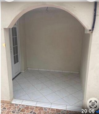 Appartement à louer 4 pièces 180 m²