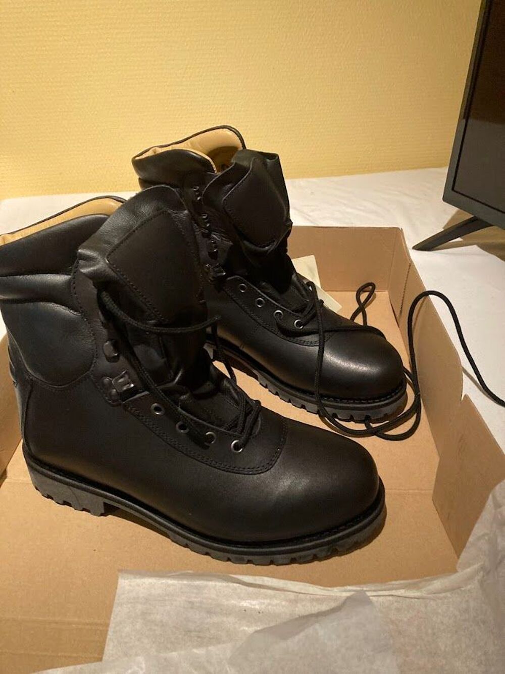 CHAUSSURES COMMANDO Chaussures