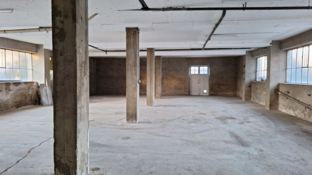 Location Remise/Grange Local 300 m2 Le puy-en-velay