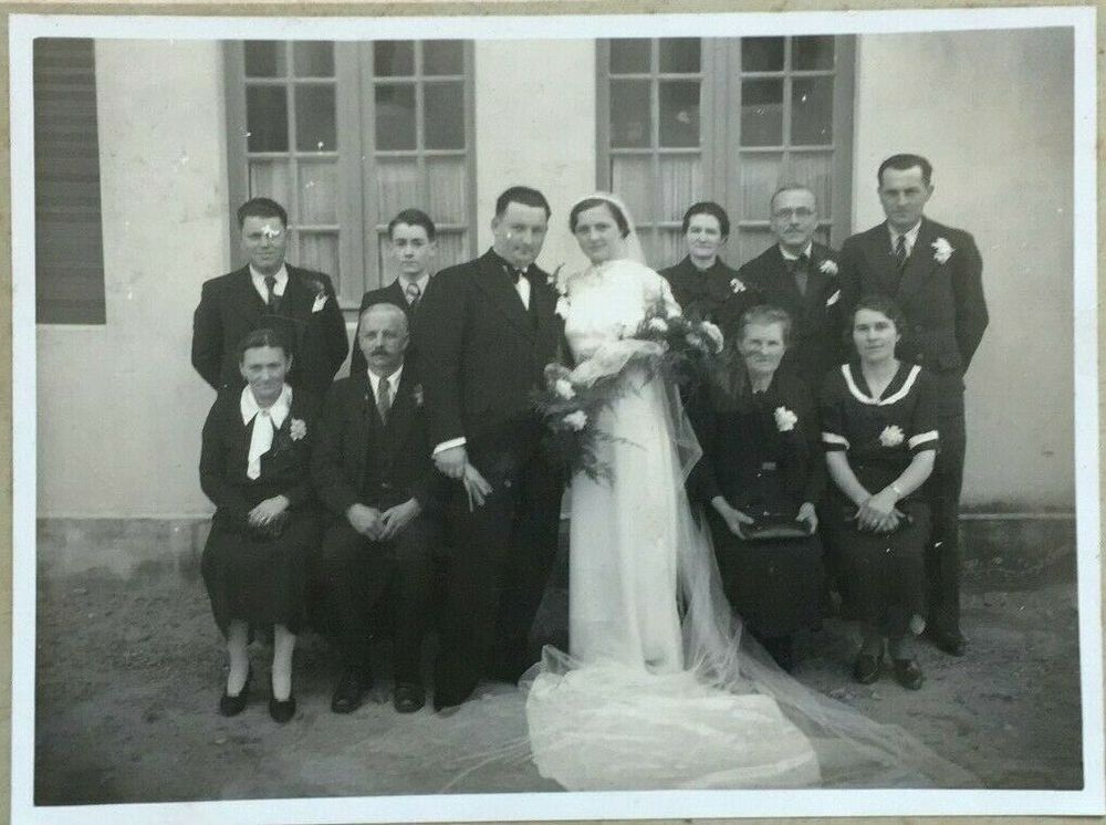 ancienne PHOTO DE MARIAGE le Couple et les invit&eacute;s 1940 