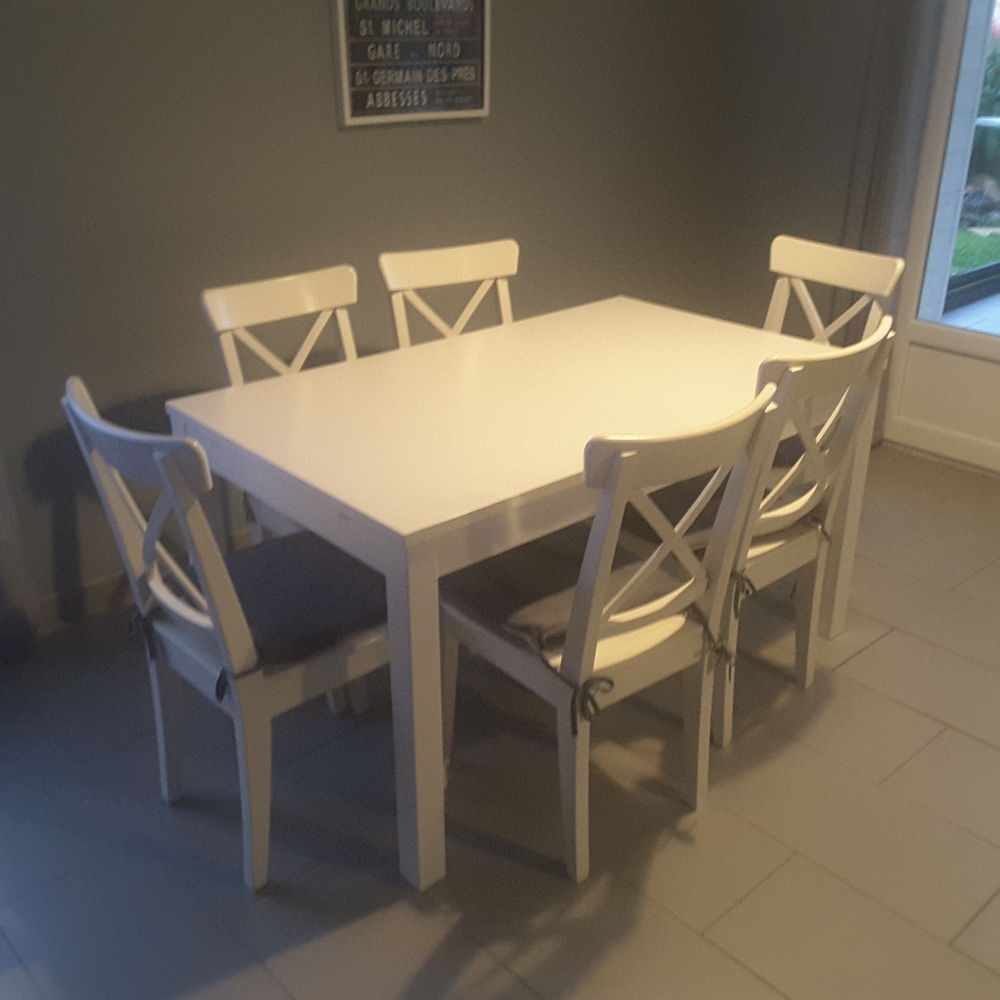 Table cuisine avec 6 chaises Meubles