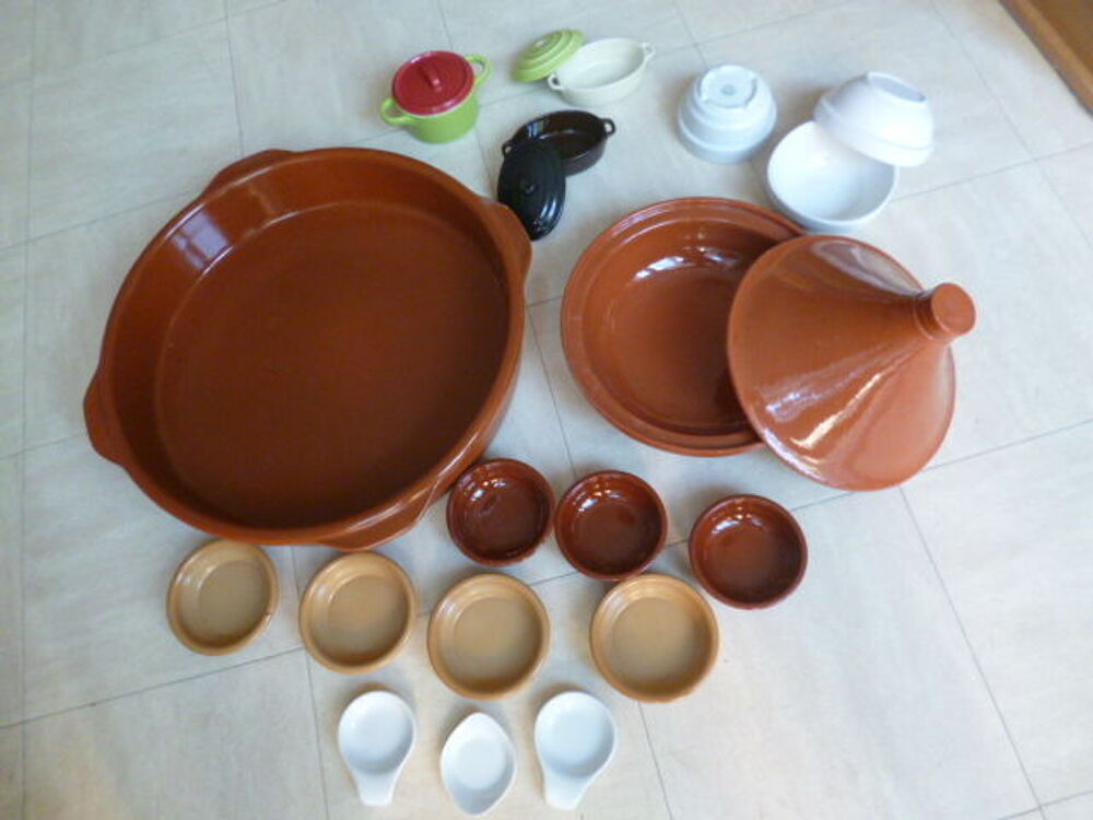 tr&egrave;s grand PLAT et TAJINE en terre cuite +++ zoe Electroménager