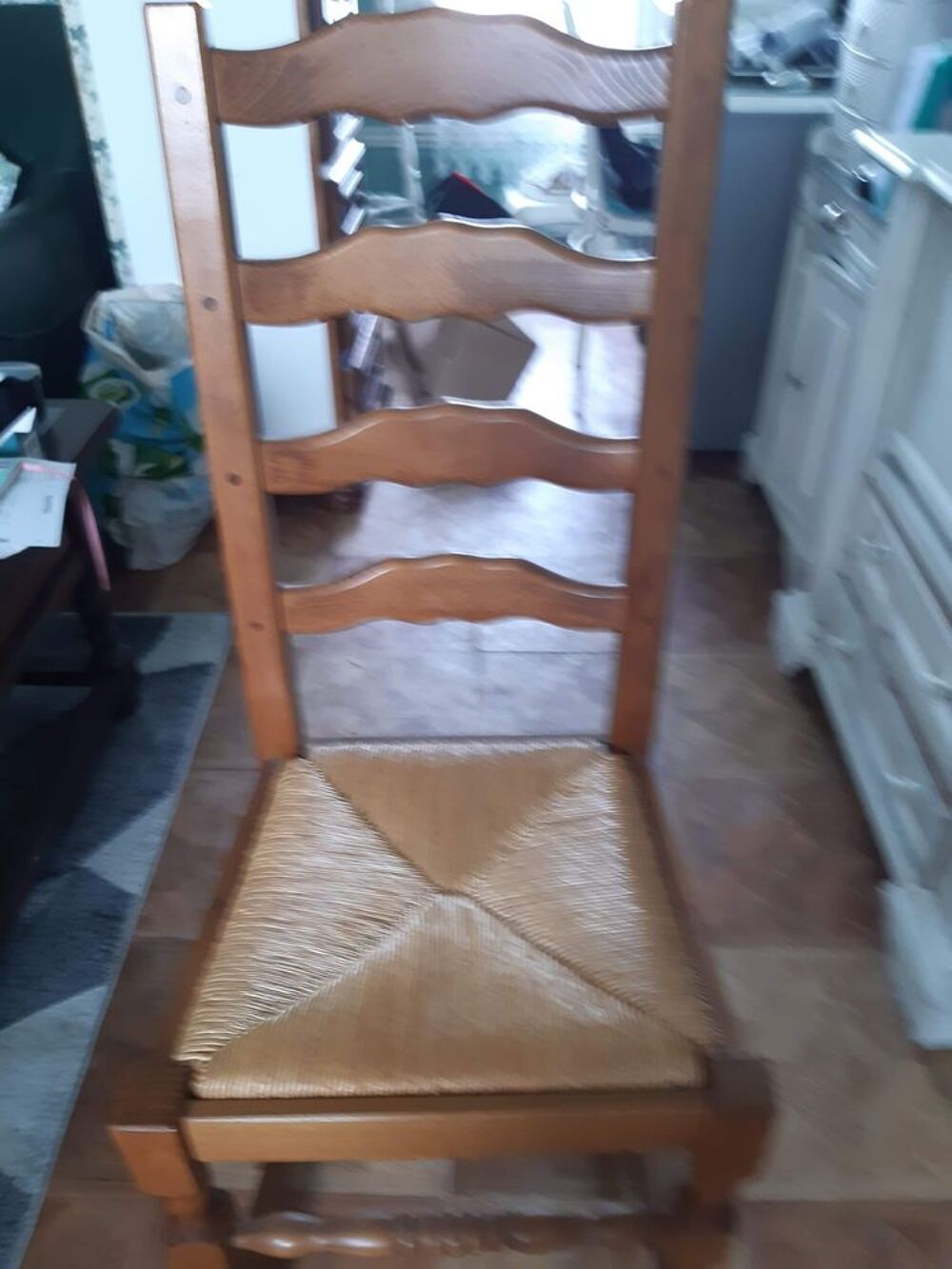 tr&egrave;s jolie chaises rustiques j en ai plusieurs 