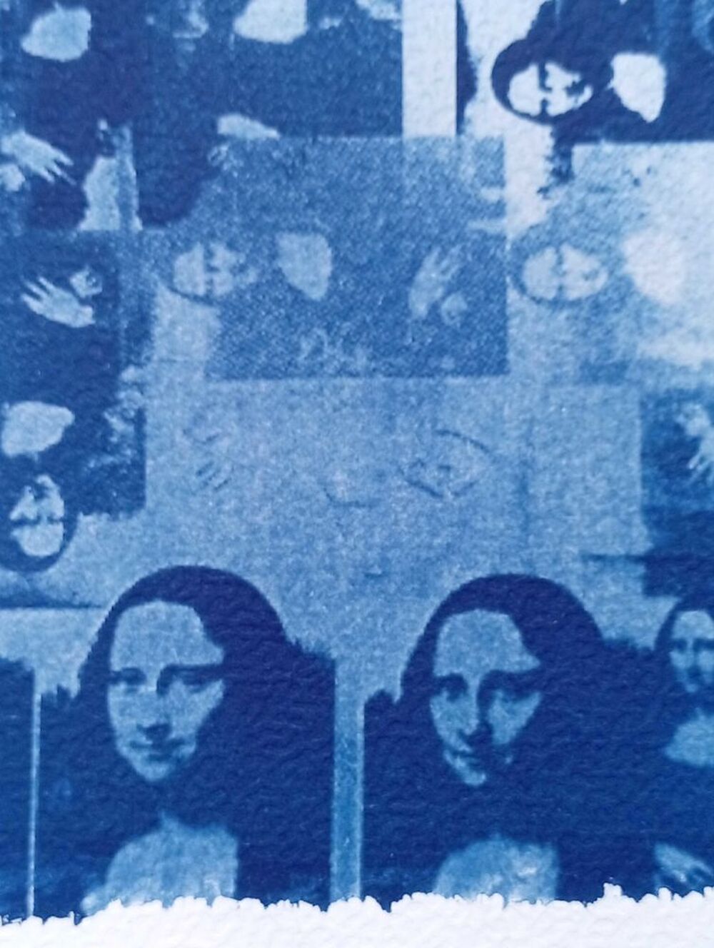 Photographie en Cyanotype, Proc&eacute;d&eacute; photographique 1842, Bleu de Prusse, "La Joconde Bleue", 20,8mm/16h5mm, &eacute;tat neuf sans encadrement 