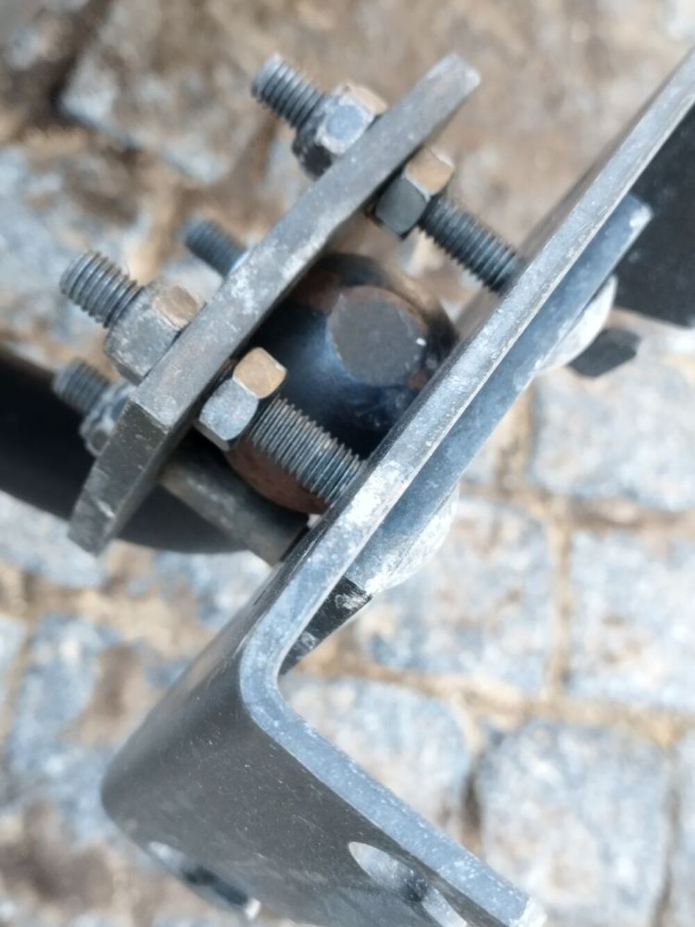 Porte v&eacute;lo sur attelage pour 4 v&eacute;los Sports