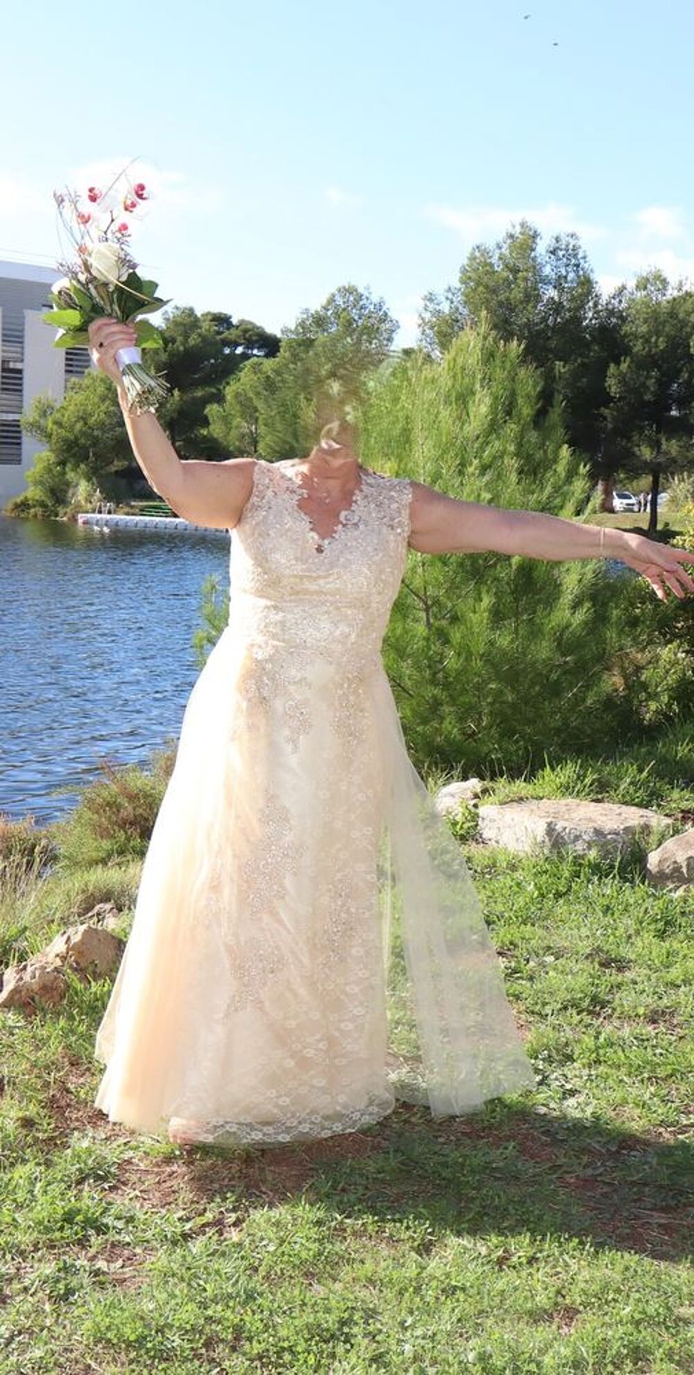 Magnifique robe de mariee ou de soiree quasi neuve Vêtements