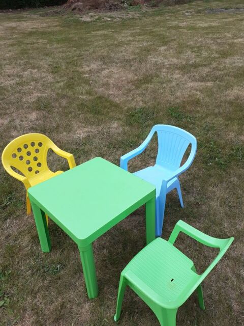 table chaises enfant 10 Saint-Aubin-le-Guichard (27)