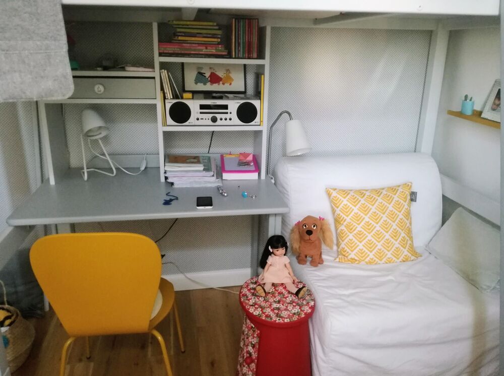Lit &eacute;volutif en hauteur jusqu'&agrave; la mezzanine avec bureau Mobilier enfants