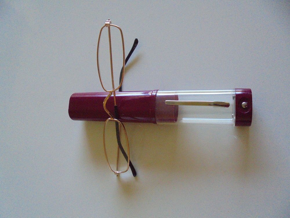 Lunettes loupes roses (27) Bijoux et montres