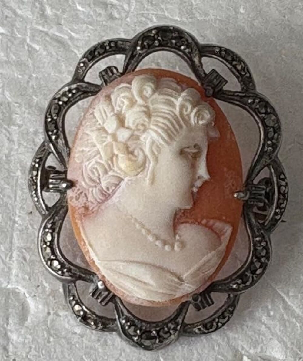 Broche ancienne CAMEE argent poin&ccedil;on et marcassites Bijoux et montres