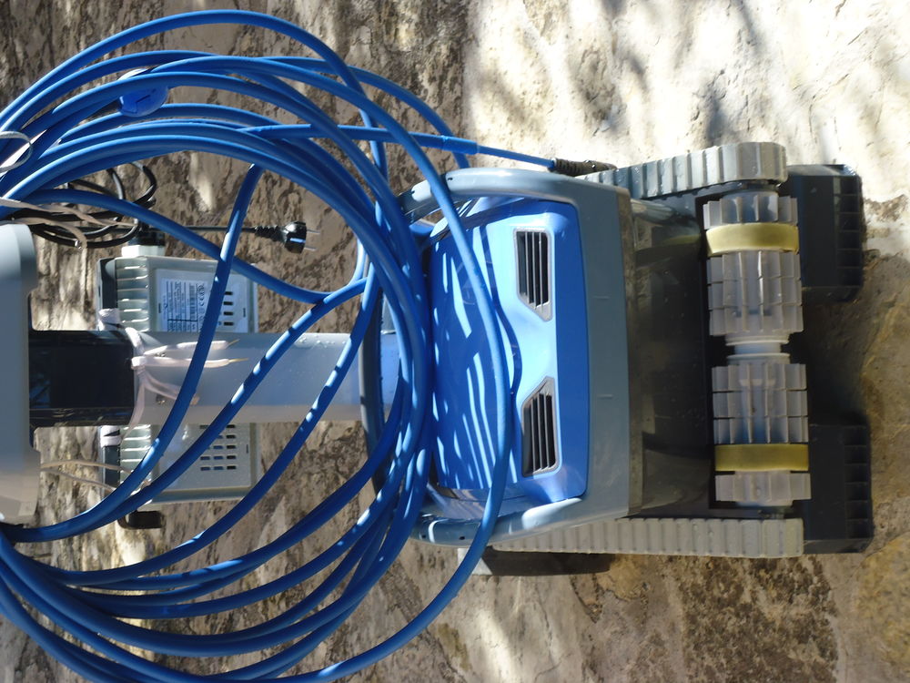 ROBOT DE PISCINE DOLPHIN M 600 AVEC CADDY Bricolage