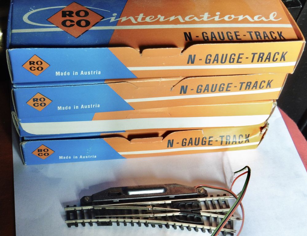 trois motrices &eacute;lectriques N Roco et Neuf wagons Jeux / jouets
