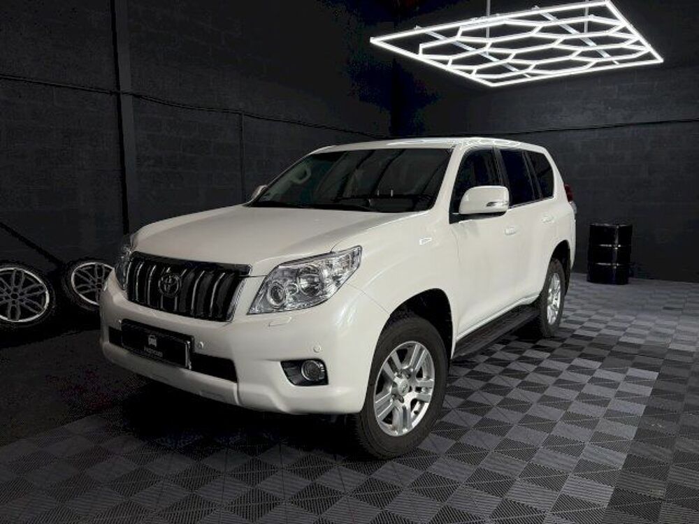 Land Cruiser X 190 D-4D FAP Lounge BVA 5p 2010 occasion 33520 Bruges