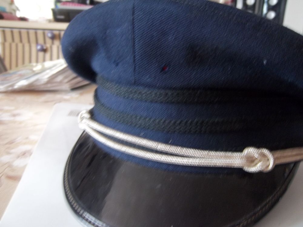 Casquette Canadienne collection militaire &eacute;quipement coiffe 