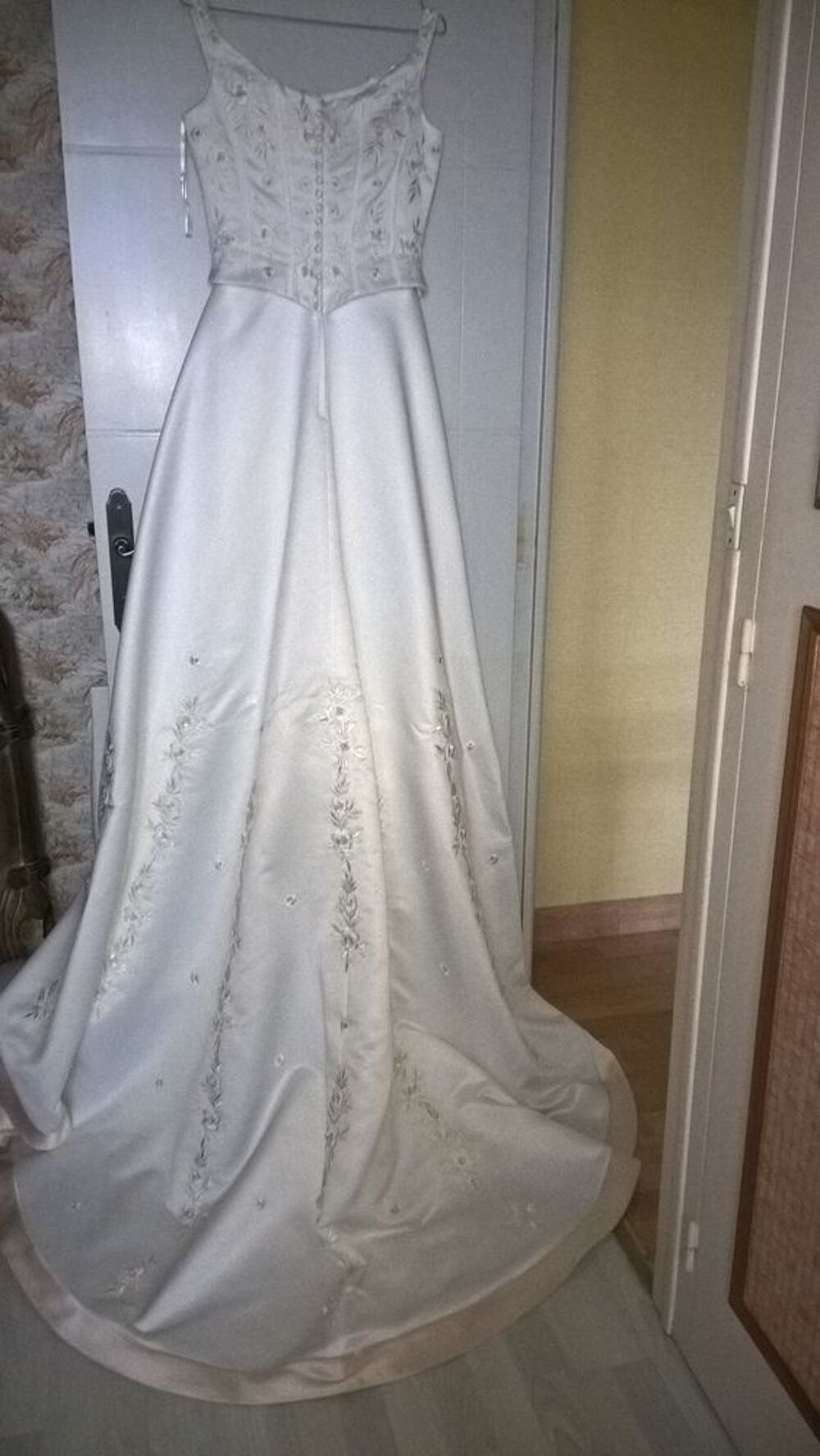 Robe de mari&eacute;e &eacute;cru V�tements