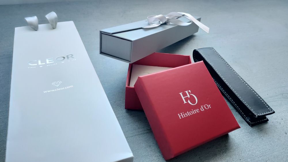 Lot de bo&icirc;tes de pr&eacute;sentation pour bijoux en tr&egrave;s bon &eacute;tat Bijoux et montres
