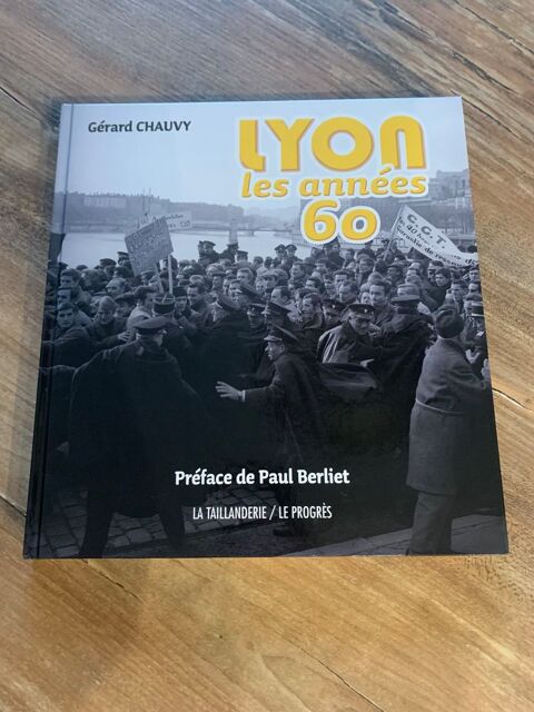 Livre    Lyon les ann�es 60    12 Saleilles (66)