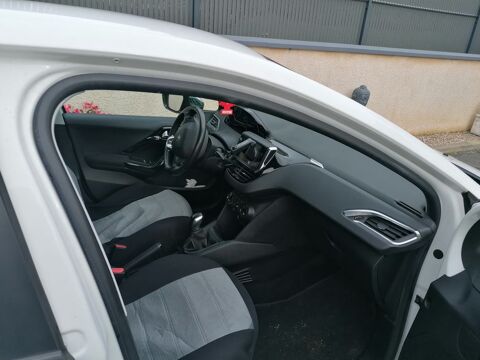 Peugeot 208 1.2 PureTech 82ch BVM5 Style