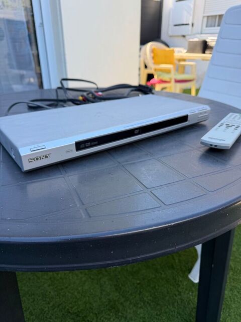 Lecteur DVD Sony avec télécommande et câbles 25 Saint-Georges-de-Didonne (17)