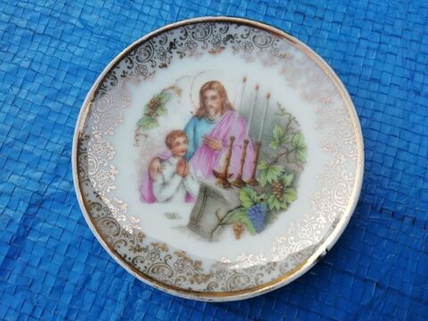 Assiette miniature Limoges 8 cm ; Jsus  12 Lsigny (77)