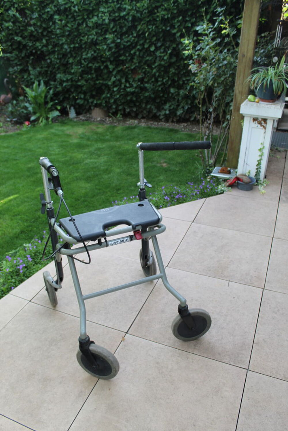 D&eacute;ambulateur 4 roues si&egrave;ge pliable Sports