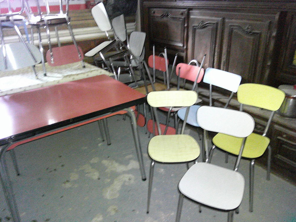 Tables chaises en formica vintage Meubles