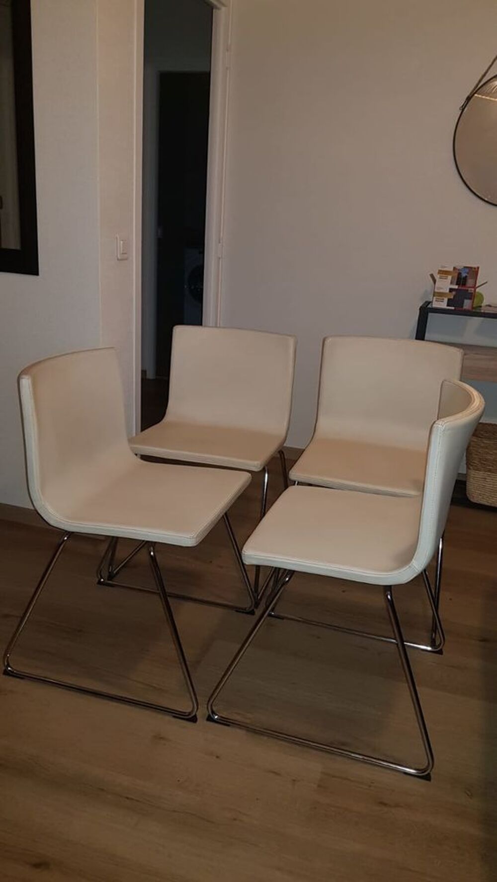 Splendide 4 chaise blanche simili-cuir Meubles