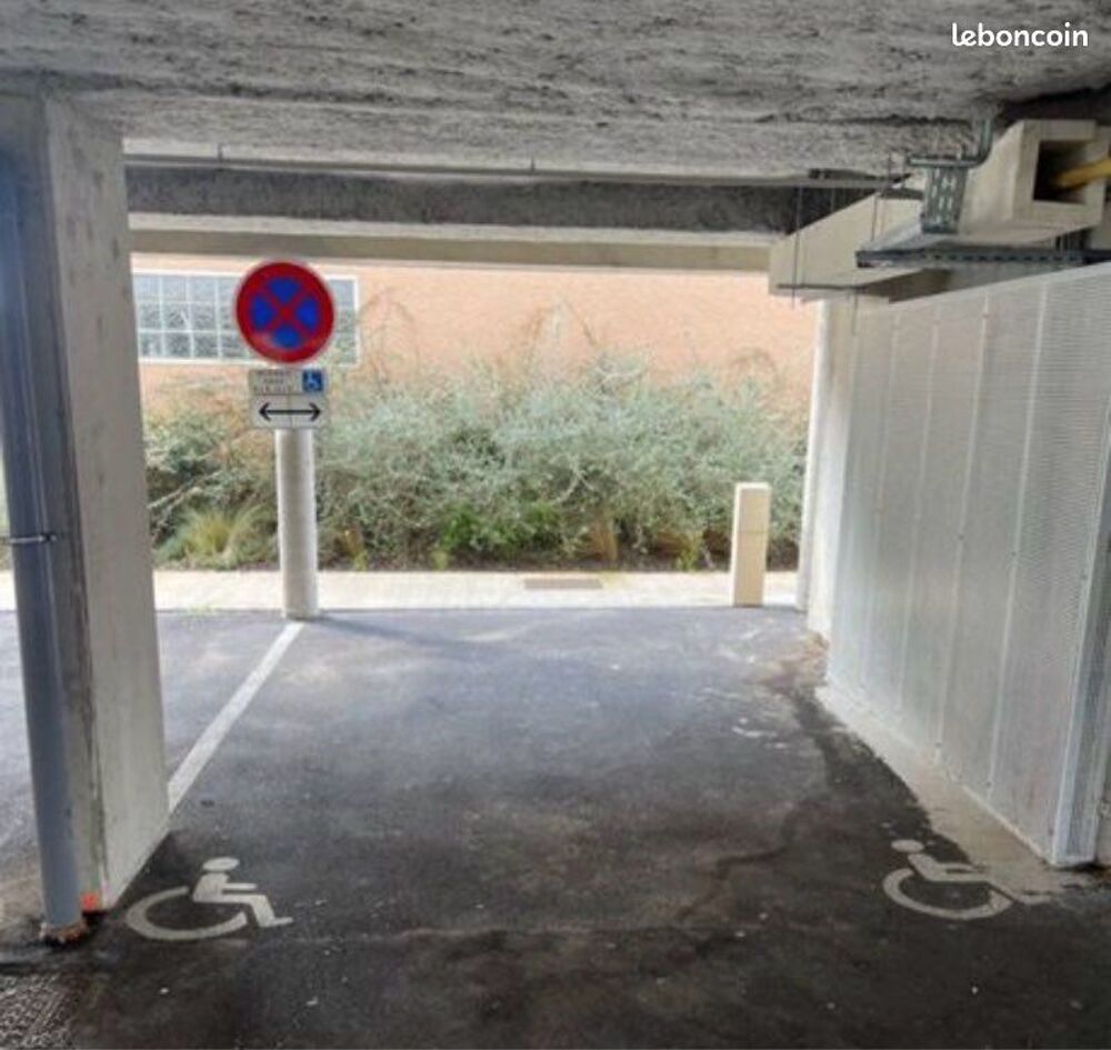 Location Parking/Garage PARKING COUVERT DANS RÉSIDENCE SÉCURISÉE Bruguières