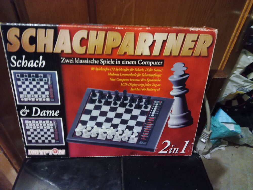 jeu d'&eacute;checs &eacute;lectronique ( plusieurs mod&egrave;les ) 28 € pi&egrave;ce Jeux / jouets