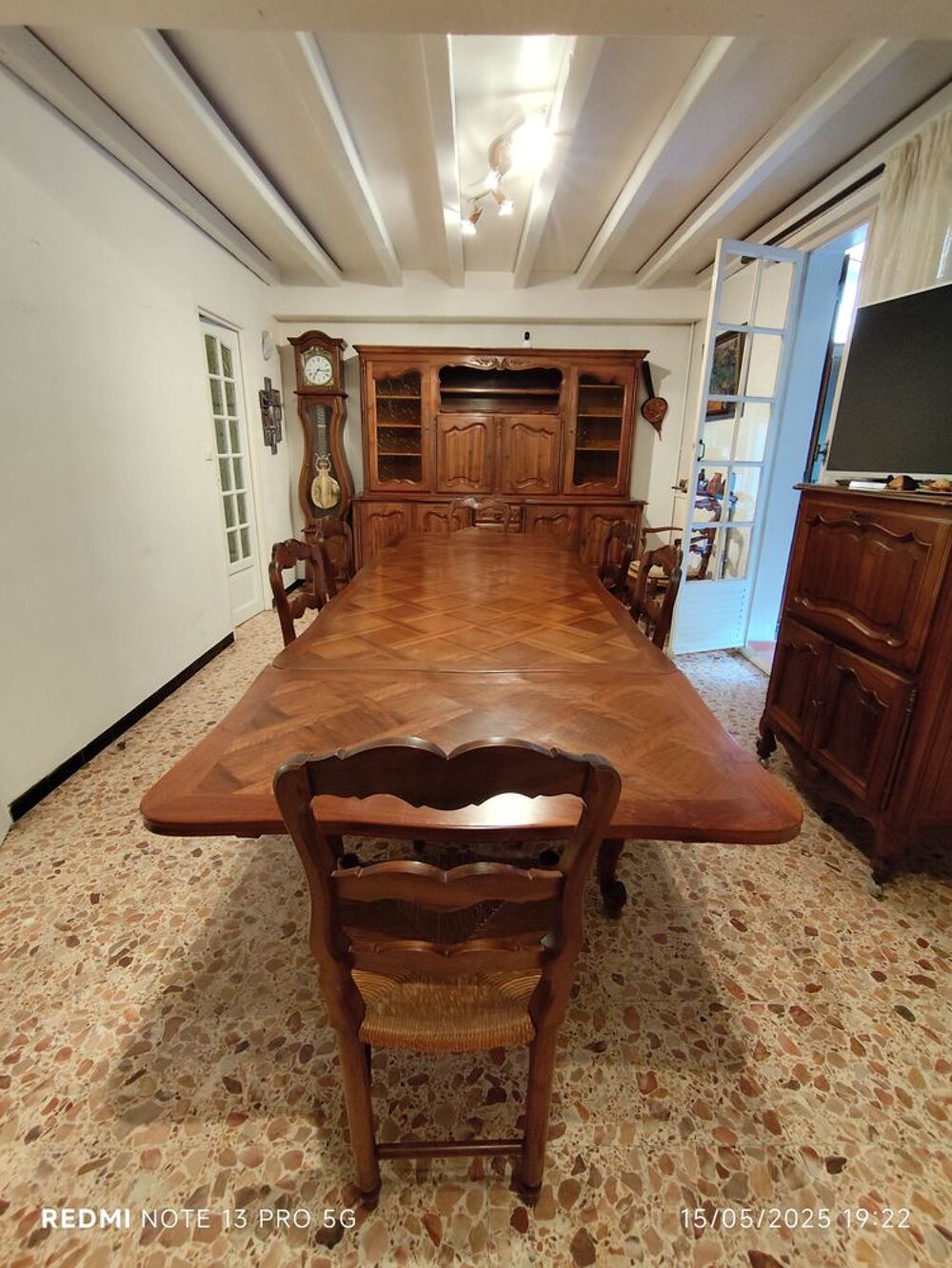 Table Proven&ccedil;ale en Noyer massif Meubles