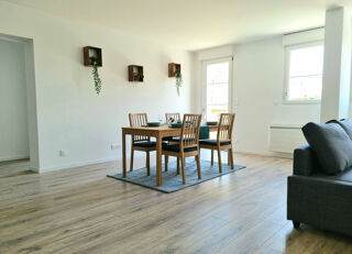  Appartement à louer 3 pièces 100 m²