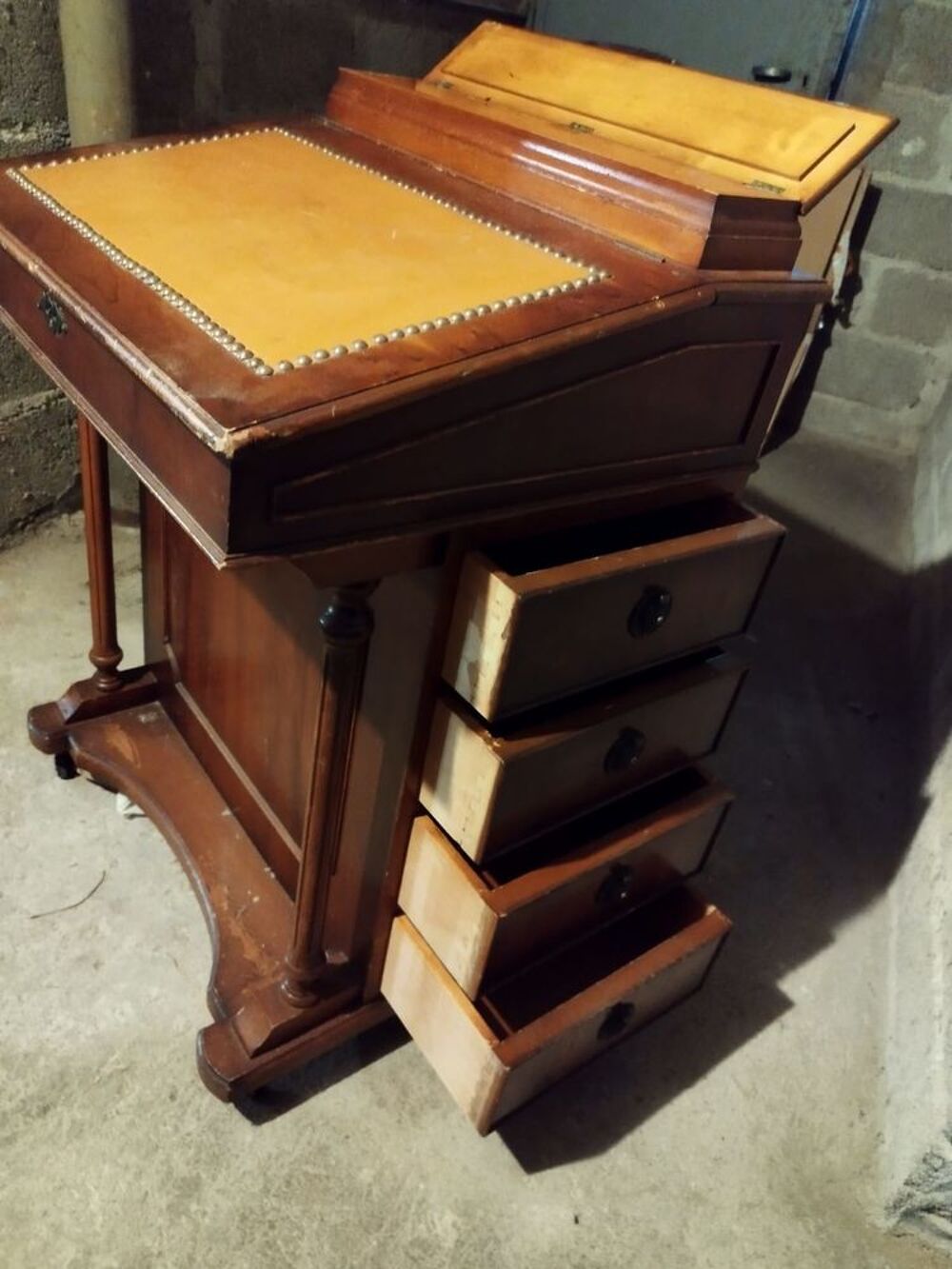 BUREAU SUR ROULETTES Meubles