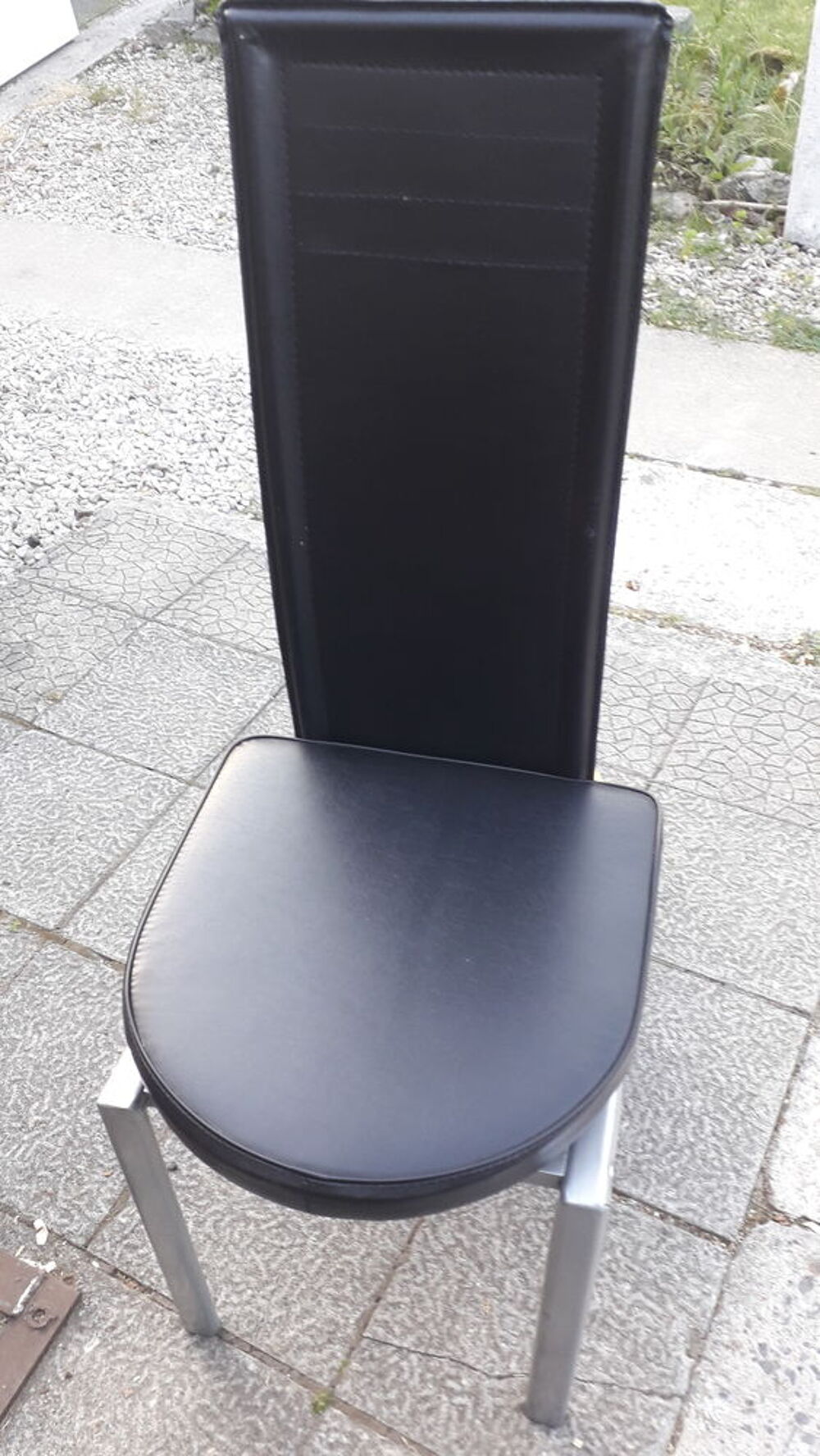 Chaises acier/simili-cuir. Meubles